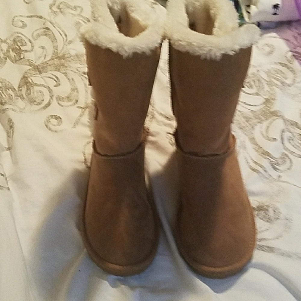 Snow boots
